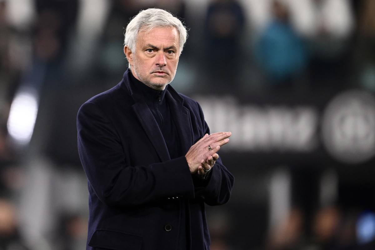 José Mourinho in panchina Esclusiva No al Razzismo