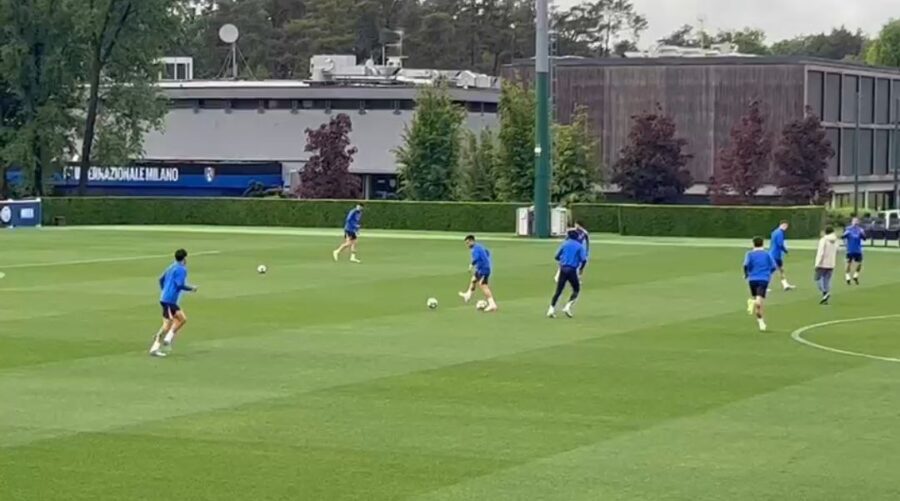 Lautaro nell’allenamento della vigilia di Inter-Barcellona